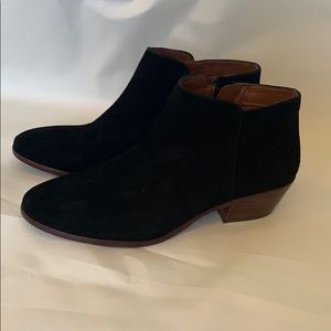 Women’s Sam Edelman black suede booties, sz 9.5